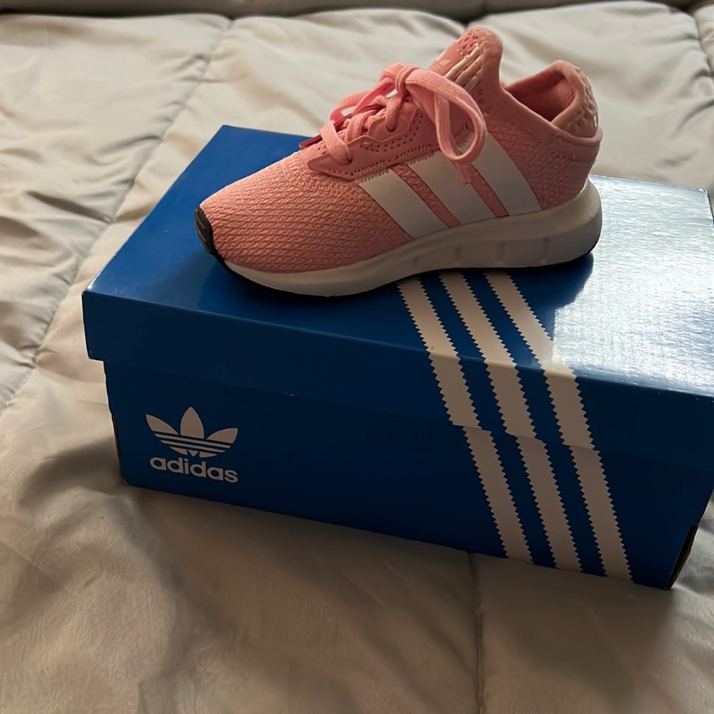 ADIDAS SWIFT RUN TODDLER SIZE 7K